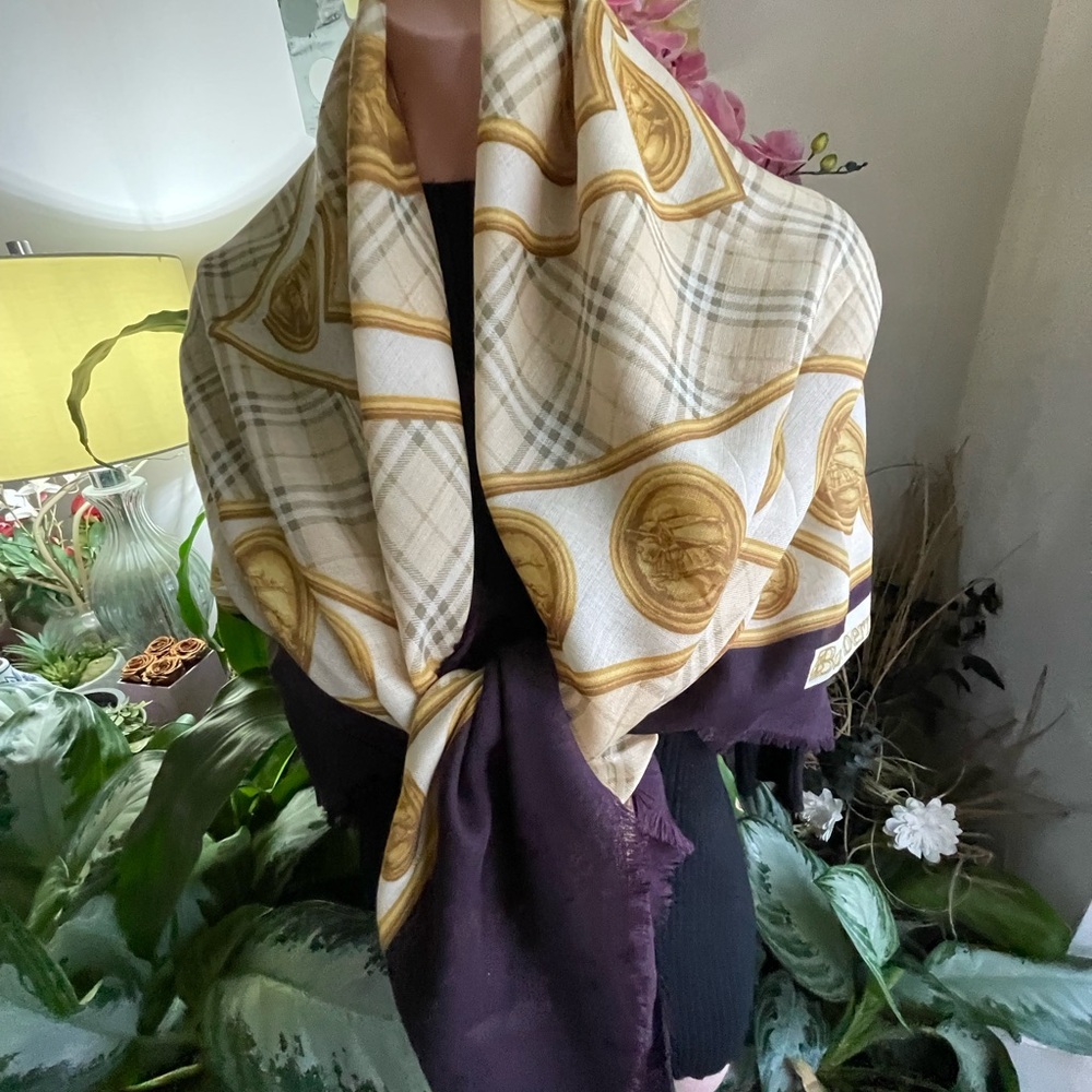 Burberry Prorsum Wool/Silk Blend Scarf. - Picture 4 of 16